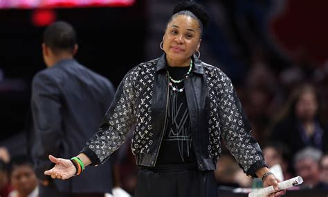 dawn staley outfit today.